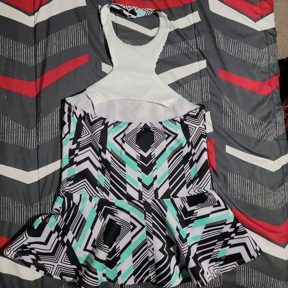 Classy multi colored top!  Guaranteed to turn heads. (M) Charlotte Russe. - Picture 2 of 2